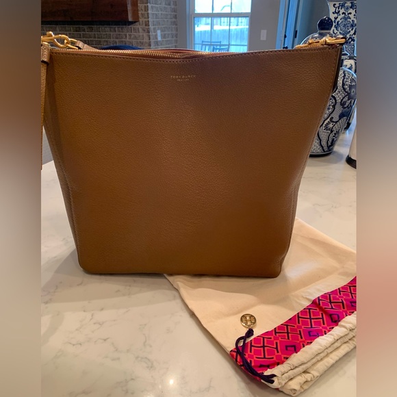 Used-excellent condition Tory Burch Perry Bag - Picture 2 of 8